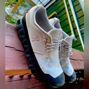 On Cloud tennis shoes